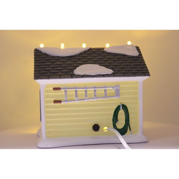 Dept 56 Snow Village - The Griswold Holiday Garage - Picture 4 of 7